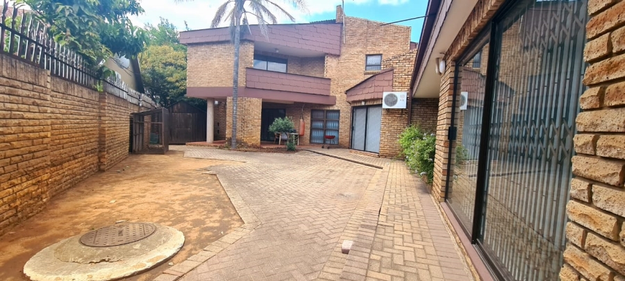 4 Bedroom Property for Sale in Zinniaville North West